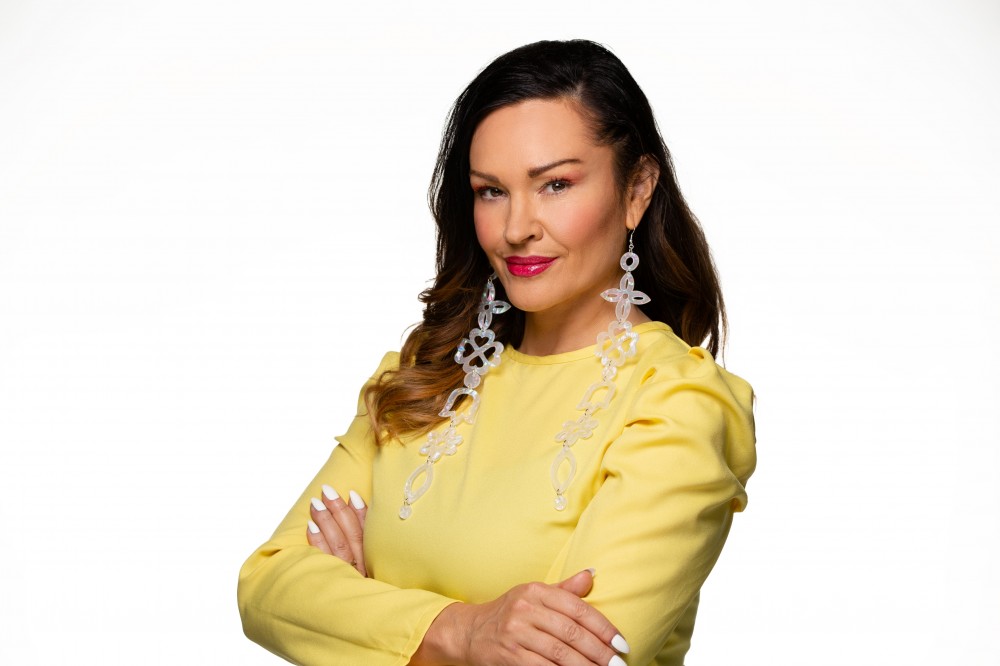 Getting ready to announce LAND BACK- a six-part CBC British Columbia original podcast that uncovers land theft in Canada and looks at how Indigenous people are taking it back. I am your host! More to come!
cbc.ca/mediacentre/bi…