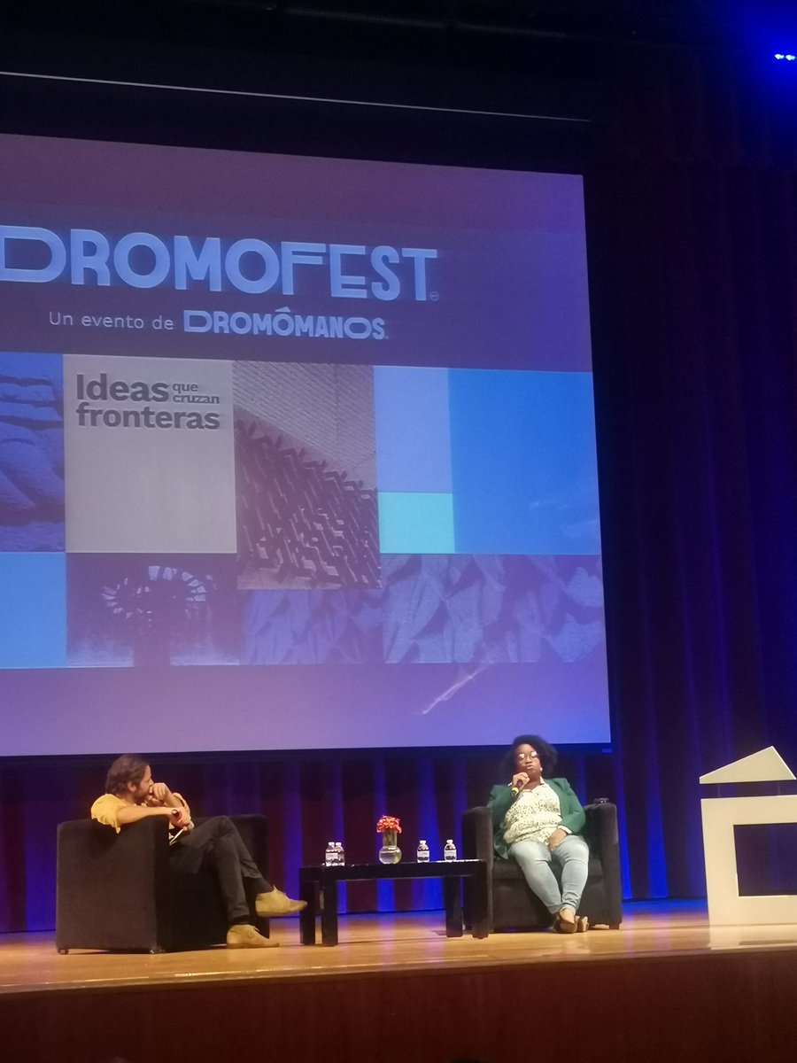 adrianawall's tweet photo. La increíble @Kassandra_Fred hablando sobre la intersección entre prohibición de drogas, clasismo y racismo. #DromoFest https://t.co/CRfR9gAdE8