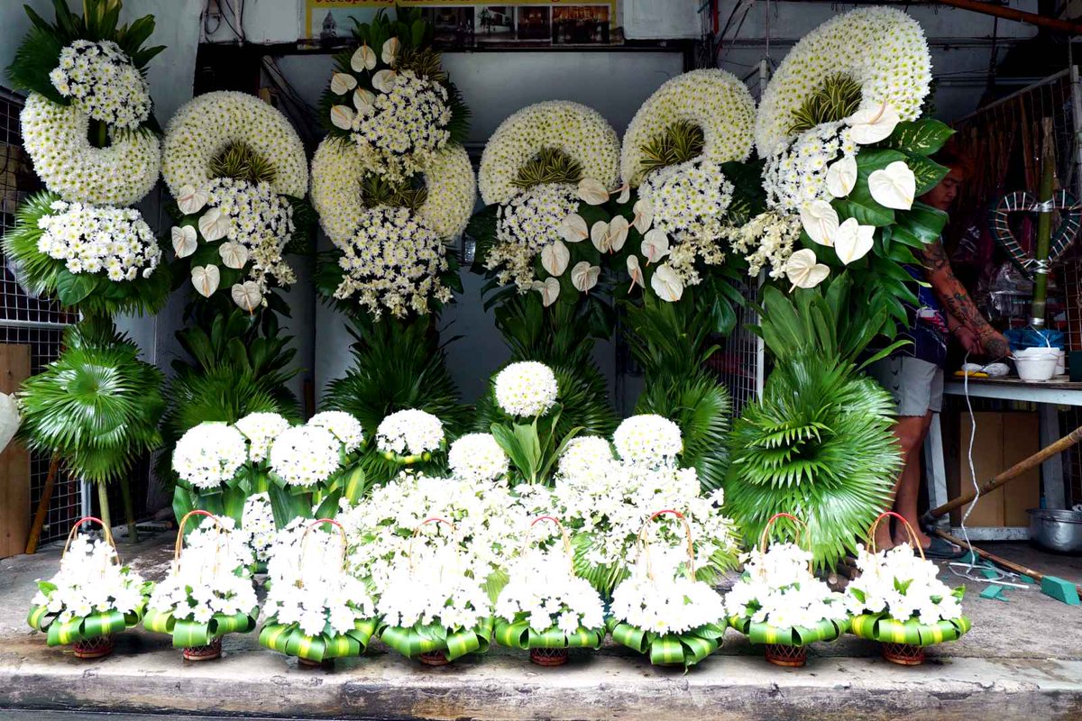 Philippine News Agency on Twitter "BUSINESS IN BLOOM. Workers arrange