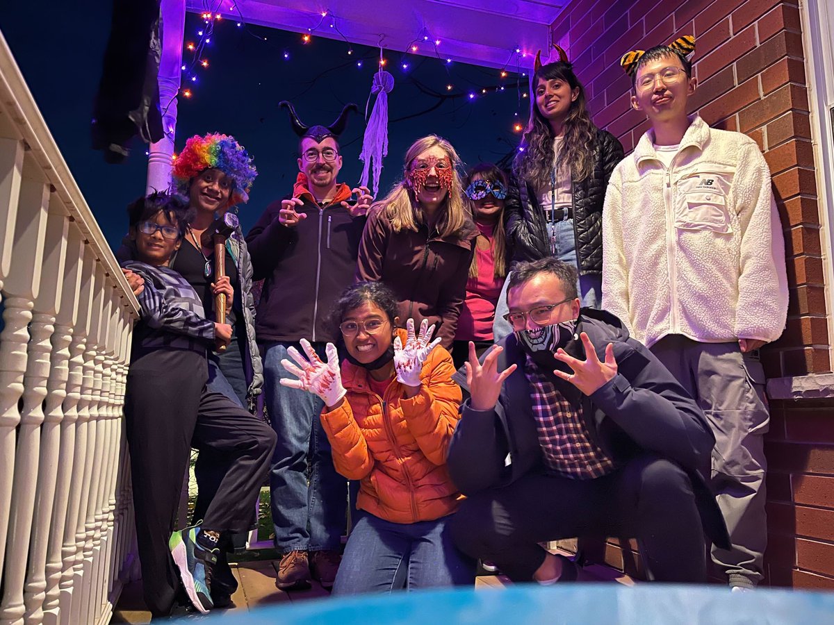 nanditabasu2's tweet image. #basulab Halloween party ⁦.. look at those amazing creations..