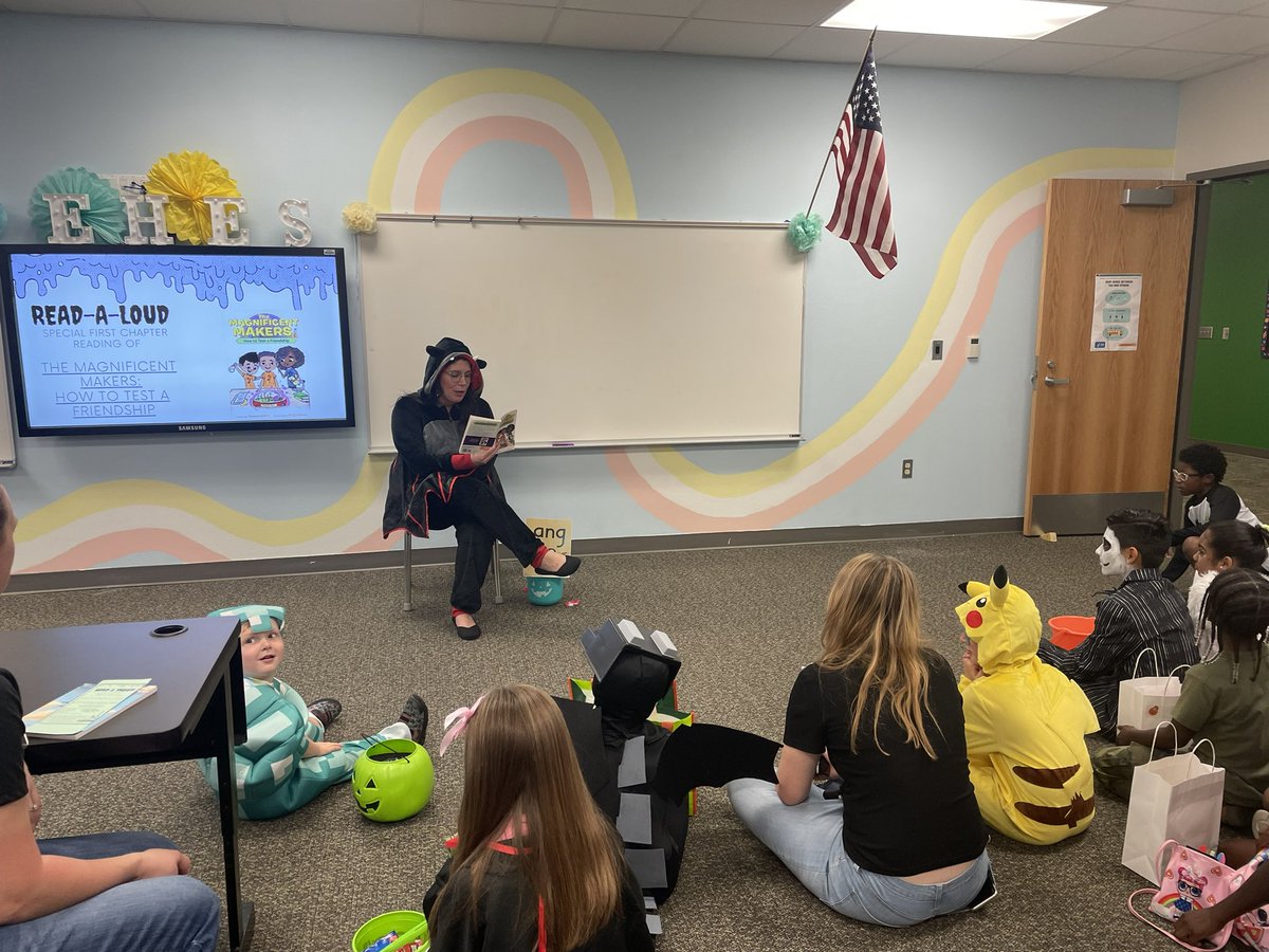 Books and treats? There’s no better combination! 📚🍭 #ReadandTreat <a href="/EustisHeights/">Eustis Heights Elem</a>