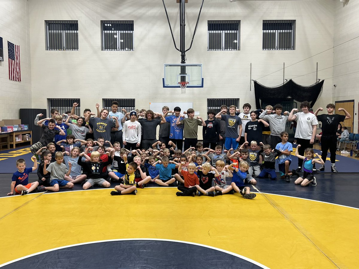 WrestlinMonroe's tweet photo. What a great turn out!!! 
Thanks to all those who participated in the Youth Wrestling camp! 
We had 41 kids show up. 
Also a big thank you to the upper class men helping out with the little ones, and to the parents who brought their kids. 
#ThriveInTheHive #youthwrestling https://t.co/ohdOsuDTq4