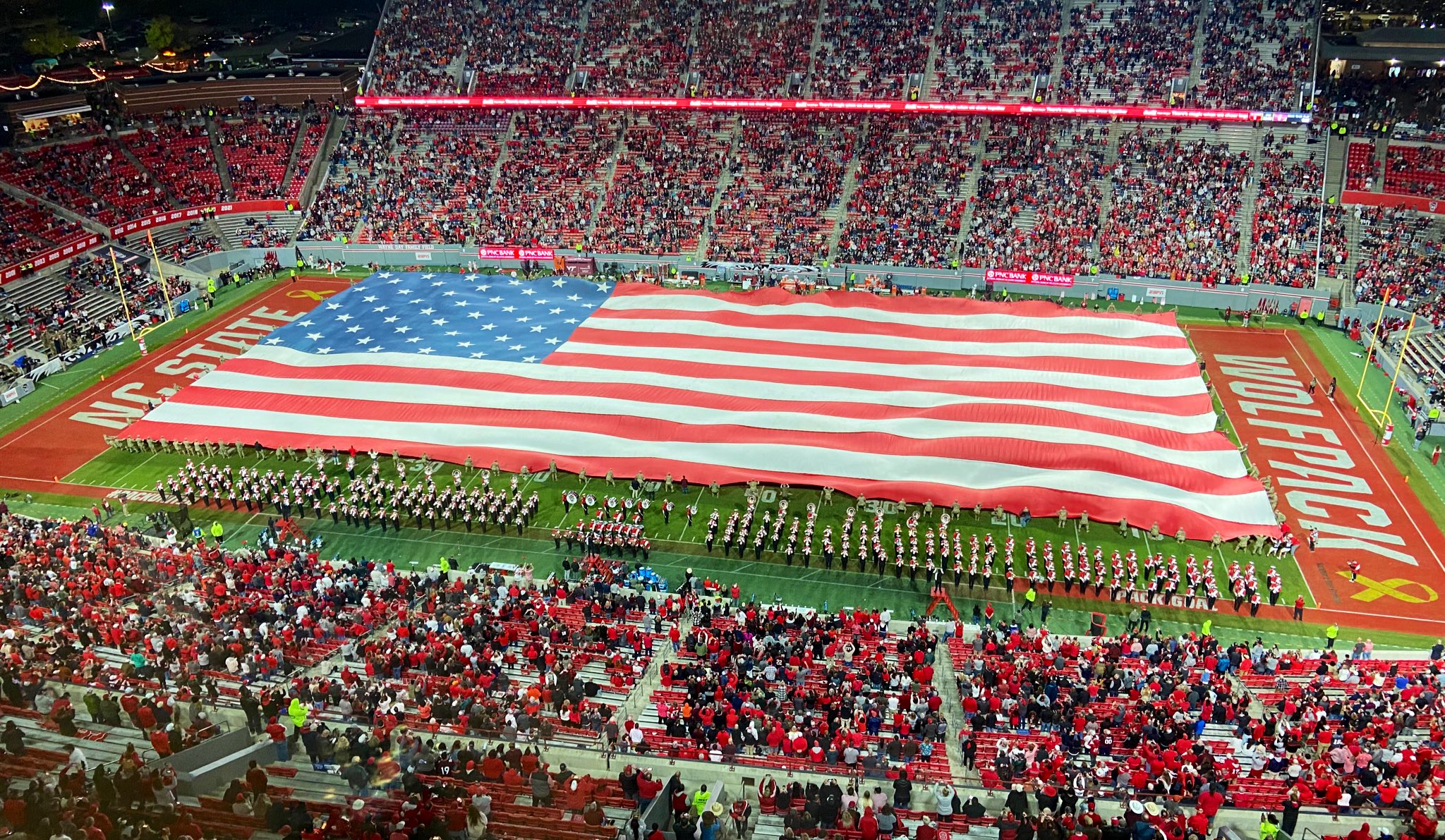 Cory Smith on Twitter: "Soldiers unfurled the massive American flag at  halftime of Virginia Tech vs. NC State for Military Appreciation Day at  Carter-Finley Stadium. https://t.co/Cq1Djl3bKS" / Twitter