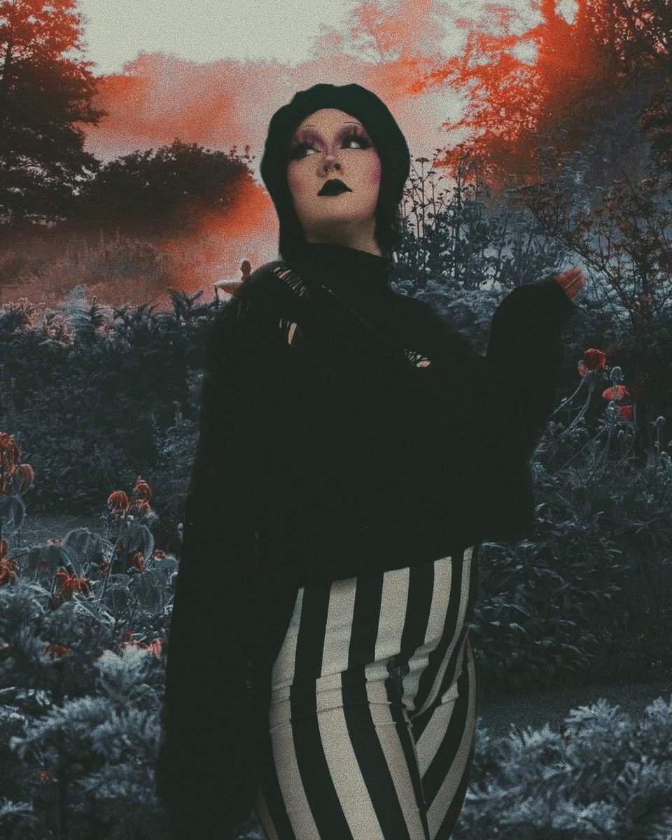 mon_lynn_'s tweet photo. Miss spider 🕷️🕸️🖤 https://t.co/rE1NdjBbic