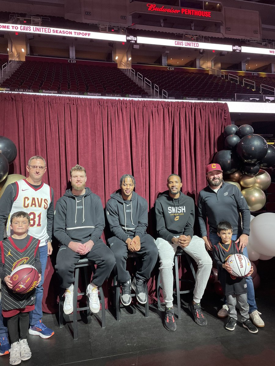 mrpalma9's tweet photo. #LetEmKnow the Cavs take care of the season ticket holders. So many family friendly events outside of basketball games. https://t.co/2UuOtJtfEi