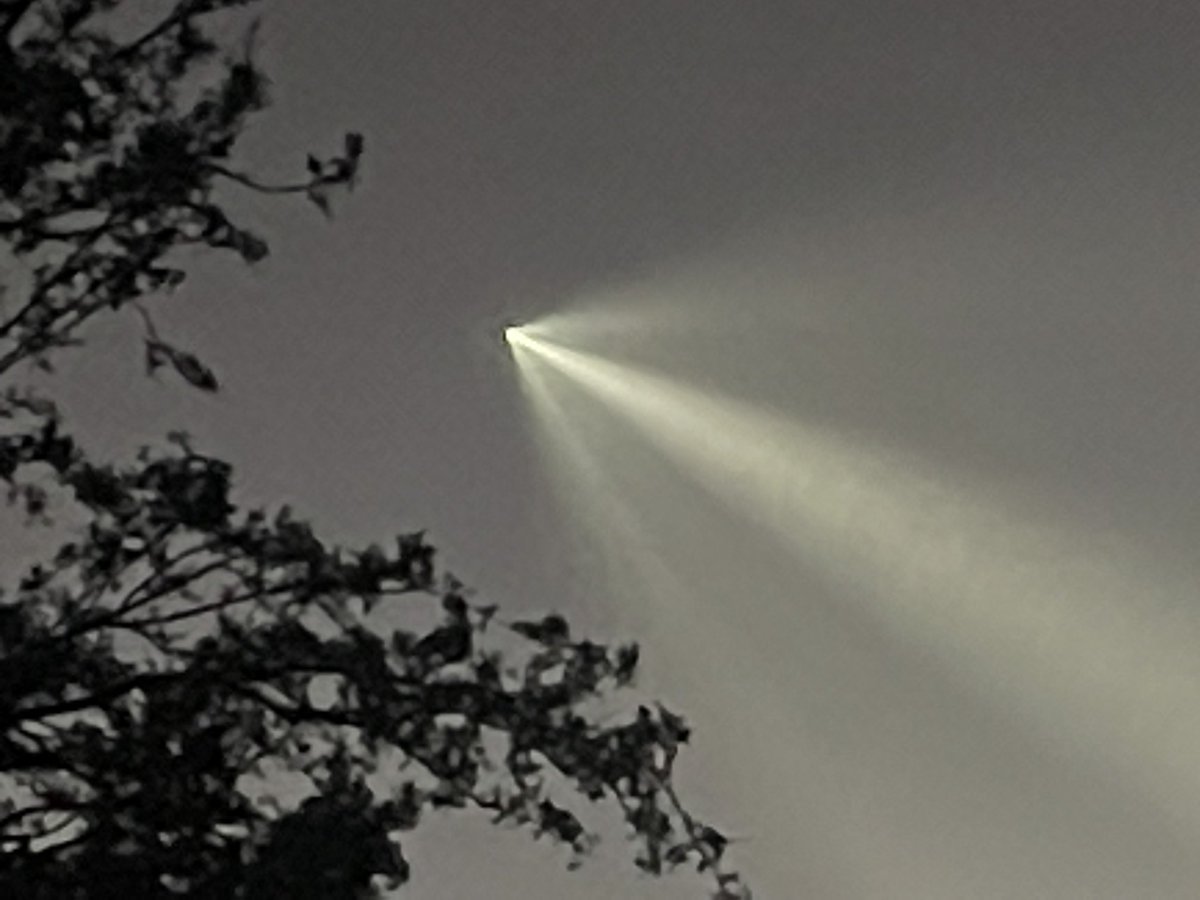 TV_Agent_Cam's tweet photo. This now in the sky over Phoenix. Wow!  #Fantastic #UFO? Probably not. https://t.co/3e6vnUBHfw