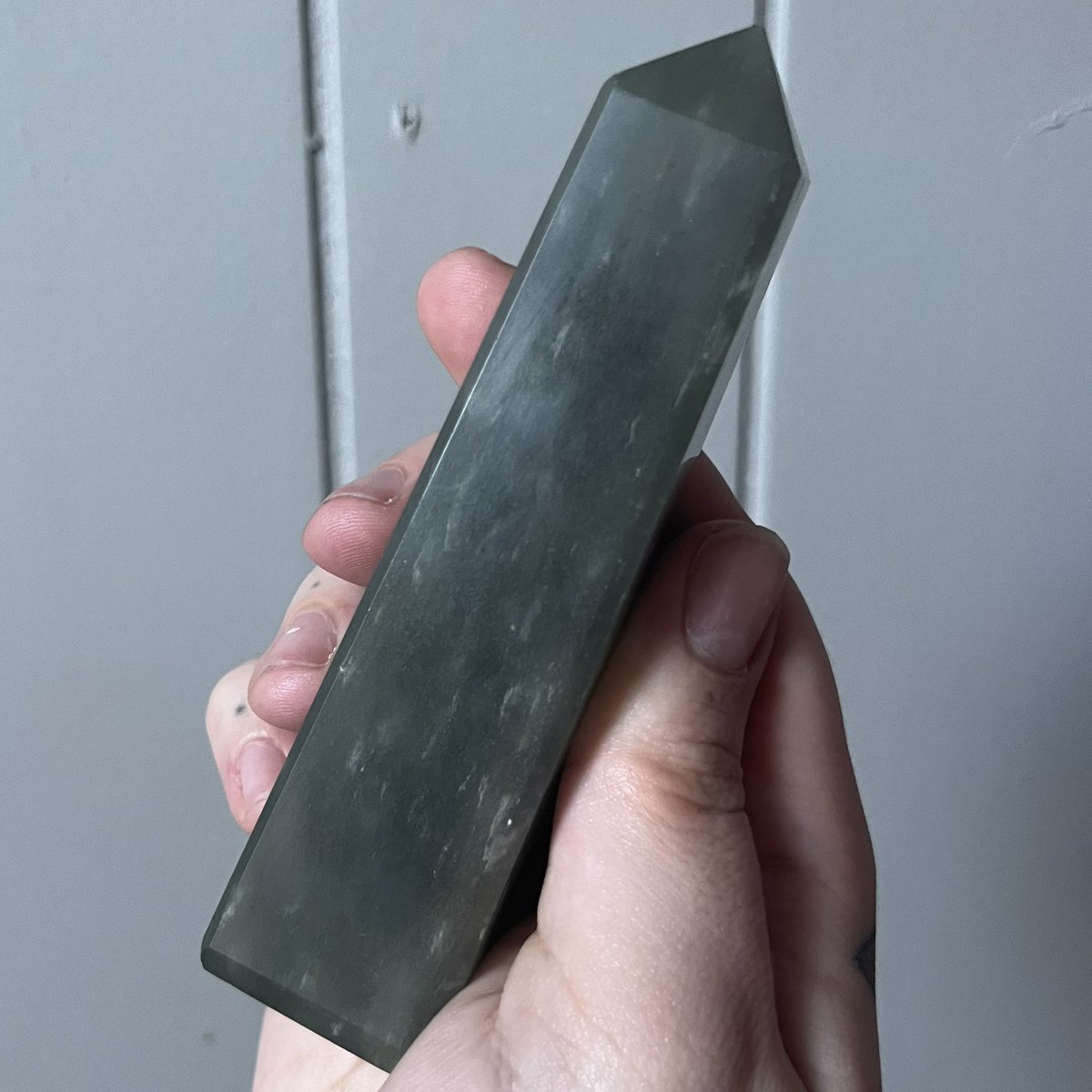 HalesCrystals's tweet image. These pieces are still available and are looking for their forever homes ❣️

link below— 40% off all earrings btw😋