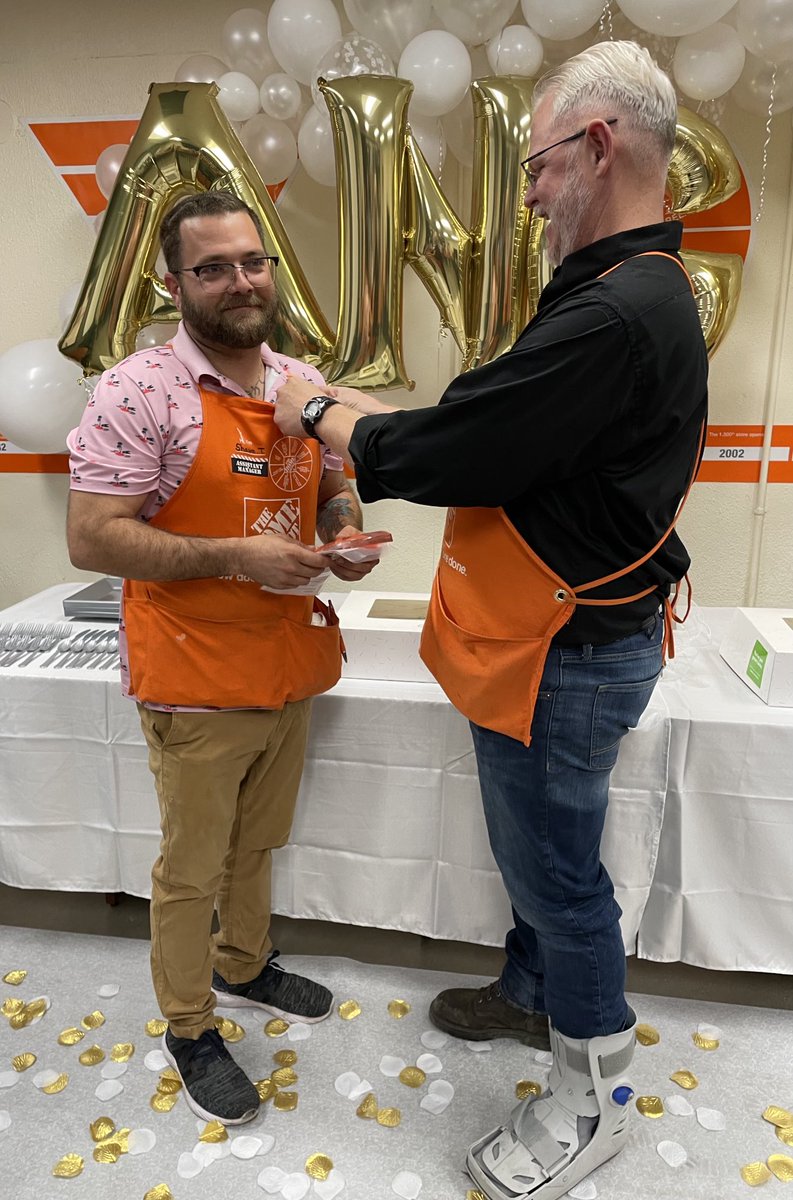 As grateful as I am to receive such an amazing award I’m even more grateful for just being in the right place at the right time. Thank you for nominating me Martin ⁦<a href="/l_tinsley/">Martin Tinsley</a>⁩.