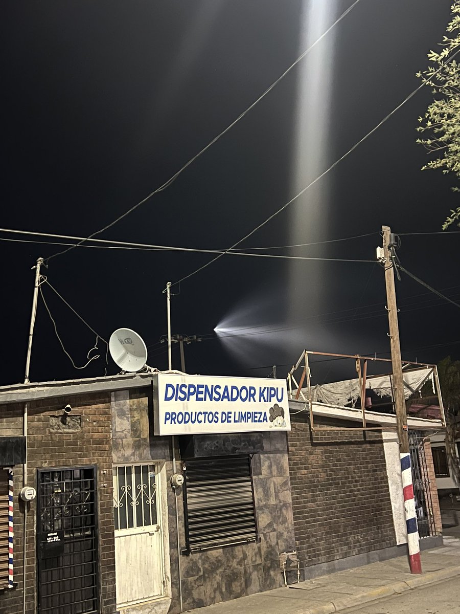 AndySimental's tweet photo. Meteoro? Ojalá sea nuestro fin. https://t.co/V05Tkg3w2J