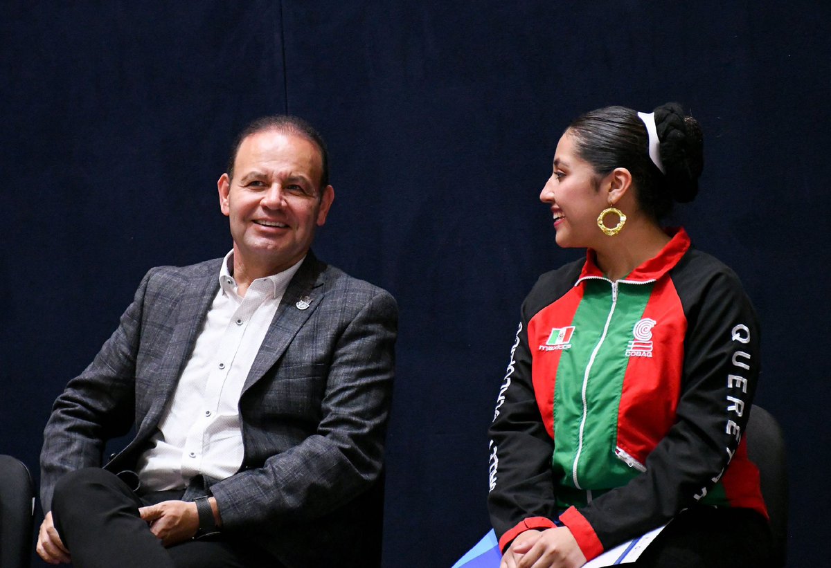 rogeliovegavm's tweet photo. extranjero. ¡Mucho éxito a todas y todos! Disfruten en grande la experiencia y pongan en alto a México 🇲🇽 ¡#JuntosAdelante por la educación y la cultura! https://t.co/2een2q8pcM