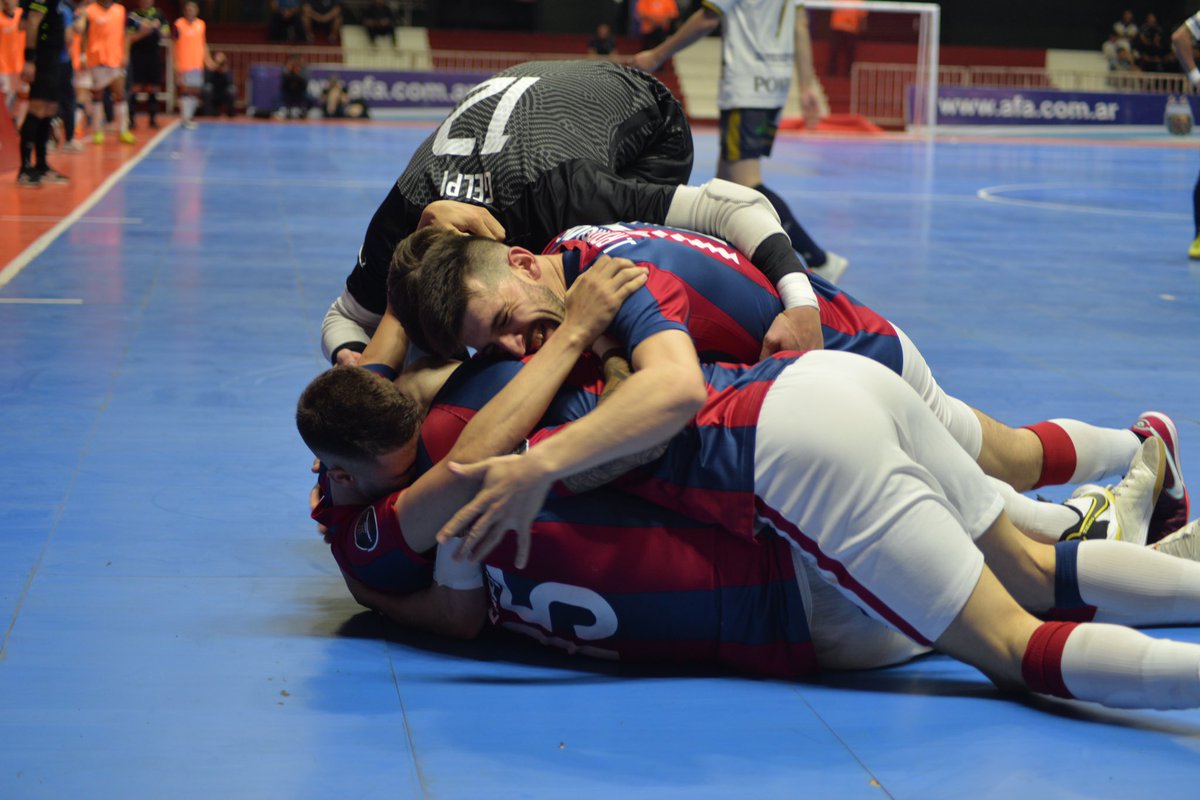 CASLAFutsal's tweet photo. SAAAAAAN LOOOORENZOOOO CAMPEOOOON 🏆 https://t.co/lDtwfOOthD
