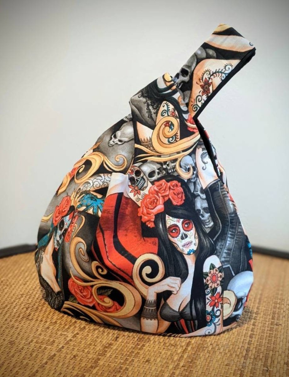 RedKimonoKrafts's tweet image. 🎃💀 Halloween Sale!🎃🦇
Get your treats, all 10% off to celebrate Spooky season! 👇🏼👇🏼 etsy.com/listing/127834…