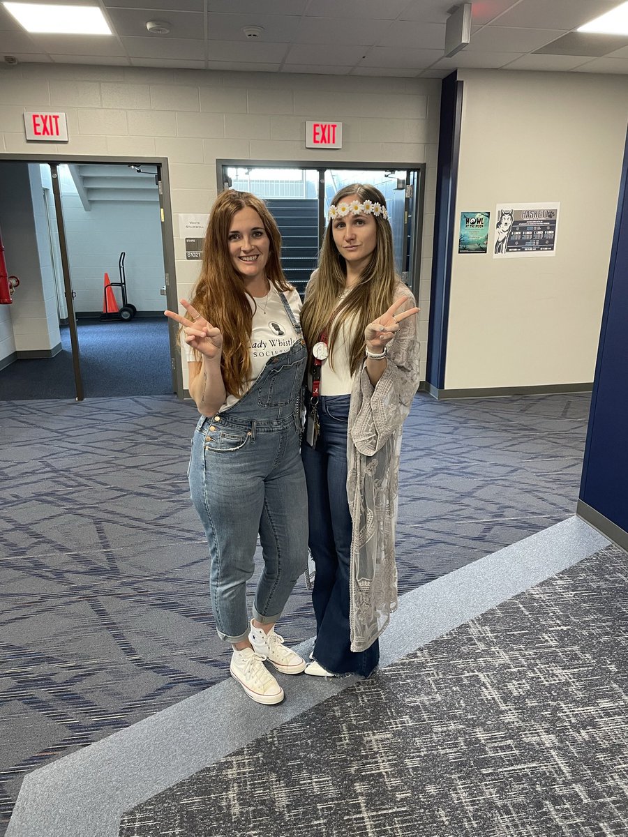 Throwing away drugs with our throwback day! <a href="/HaskettJH/">Haskett Junior High</a> <a href="/PrincipalPaz/">Dr. David Paz</a> #wearehaskett