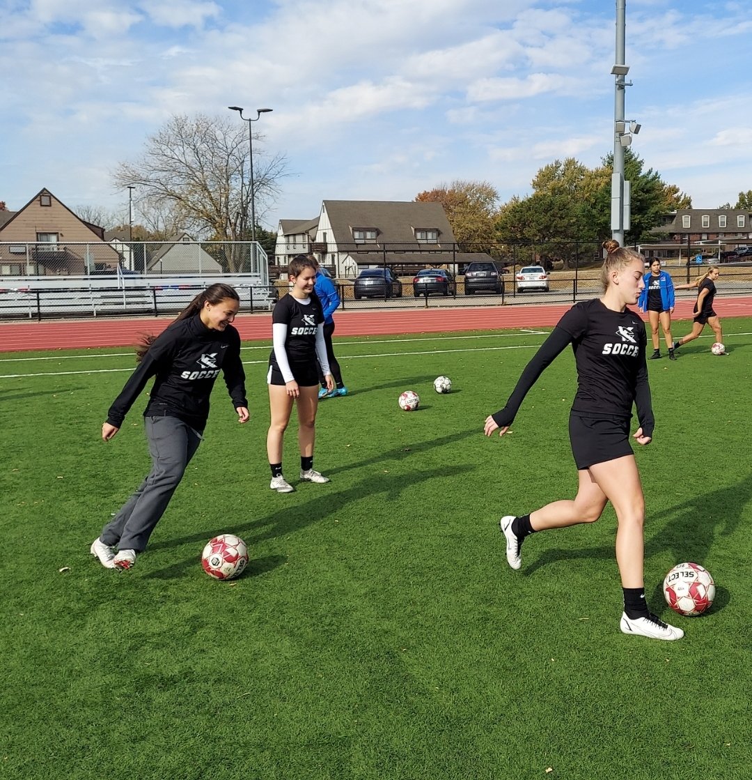 bluedevil_wsoc's tweet photo. @bluedevil_wsoc Playoff practice: Thursday edition. Go @KCKCCAthletics! https://t.co/DRy0pPRHR1