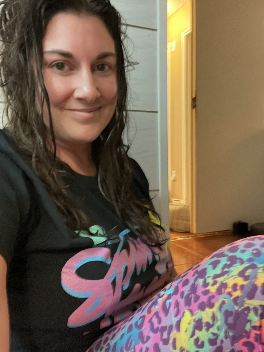 Julie Fox tweet media