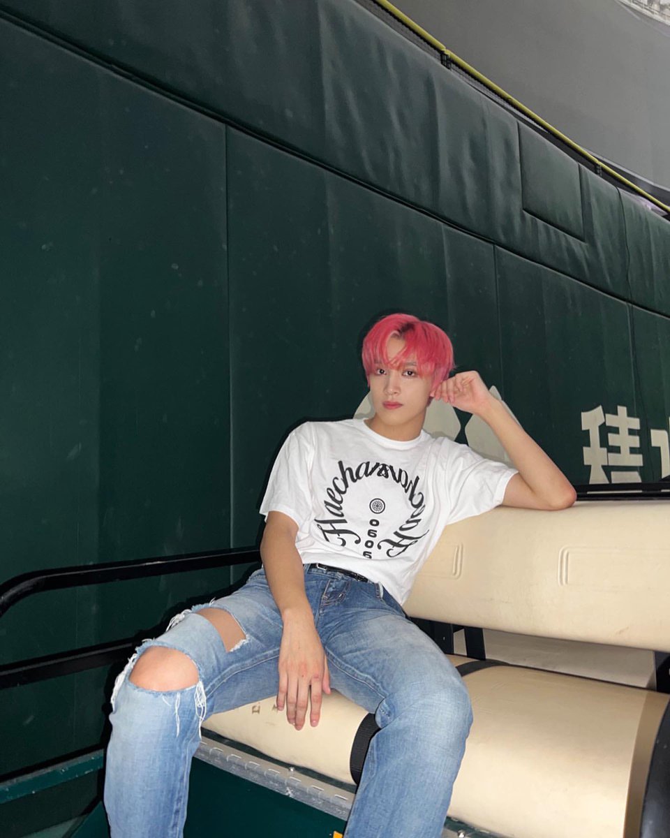 lhcstagram's tweet photo. 221028 haechan instagram update

# capsulebyNCT127
@ capsulebynct127

https://t.co/SQcaSputx7 https://t.co/BNgOeNhwHd