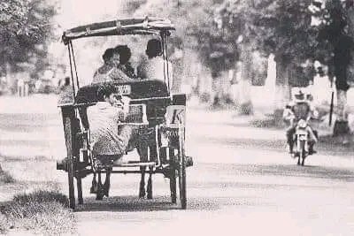 TheDarkWeb17's tweet photo. Jalan jogja-klaten akhir tahun 70an awal 80an. https://t.co/Z0c7wKuwZa