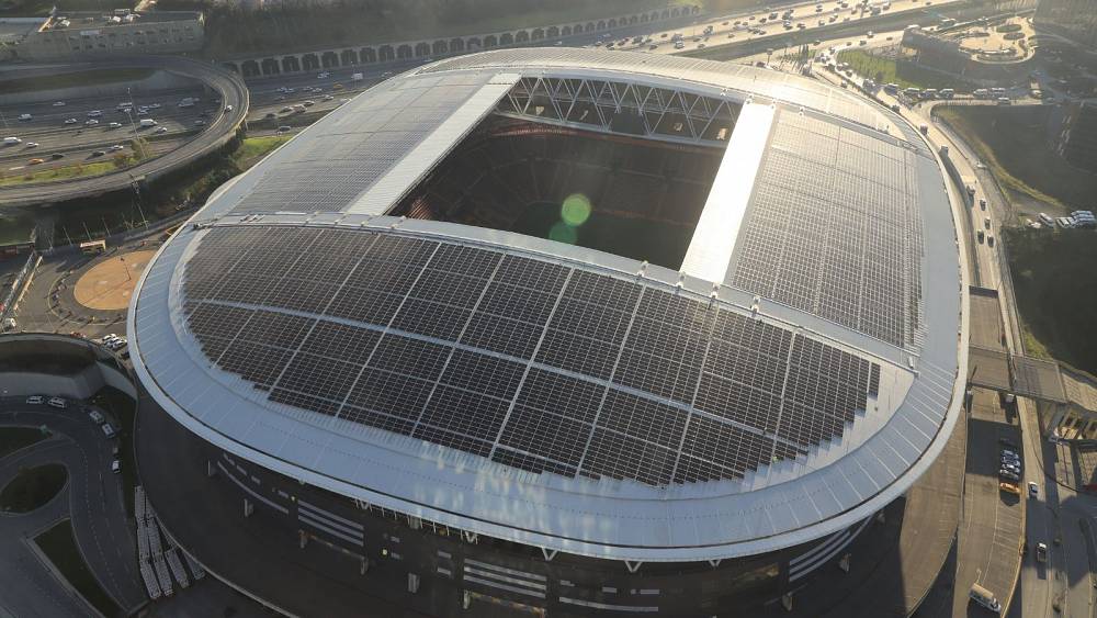 Green Galatasaray: Turkish football giant saves almost €400,000 from its solar roof
euronews.com/green/2022/10/…
#SolarRoof #SolarEnergy #SolarNews