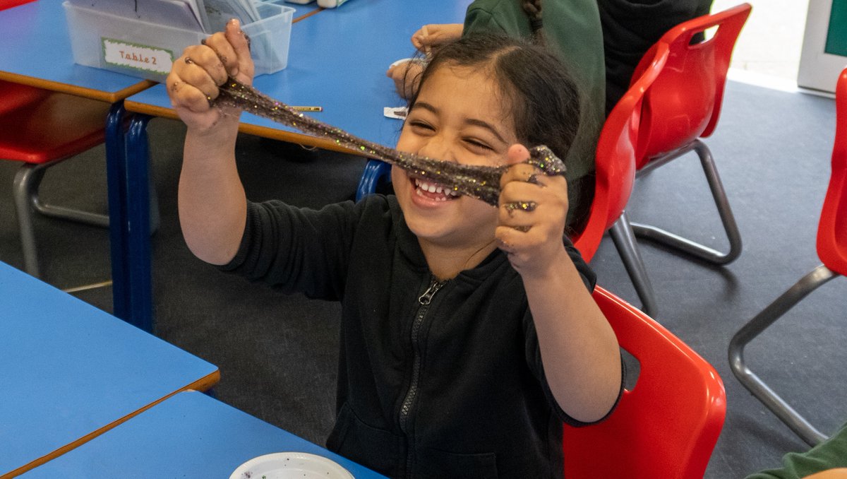 aveea_org's tweet image. Slime, we all love it (unless you're a parent), but why is it so fascinating? Simple, the ratios.

Too much of one thing and you've got gloop, too little of another and we've got a blob.

Now just imagine if it was dangerous chemicals instead...

#Aveea #AveeaAcademy #STEM