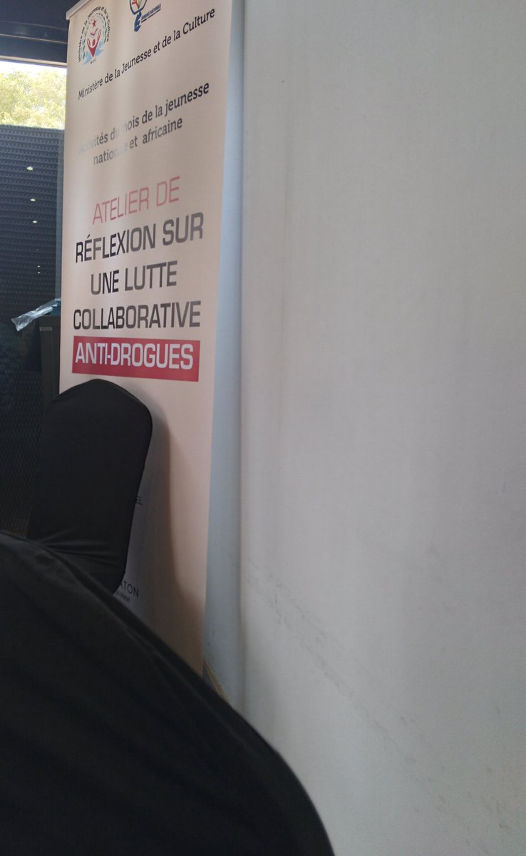 BilanSaidO's tweet photo. #pertinant atelier sur la lutte anti-drogue# Réflexion entre jeunes# Beaucoup de jeunes sont venus participer# La guerre n'est pas encore gagné contre ce fléau# https://t.co/lJmbLXN4vP