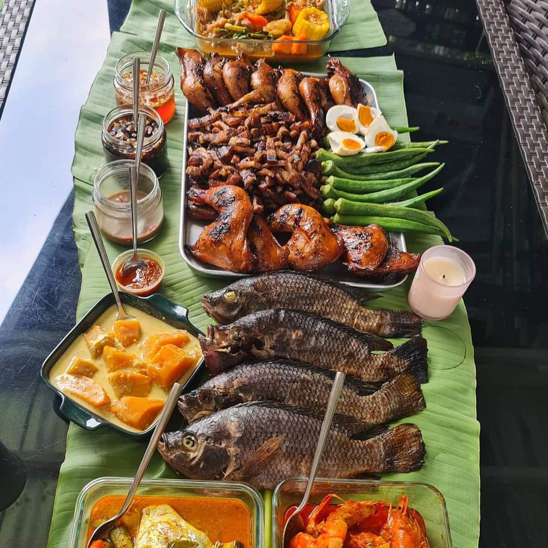 cuteDAIE's tweet photo. Love coming home for lunch 😋👌 **burp!** #pinoystyle 🇵🇭 https://t.co/cXocrgE8ri