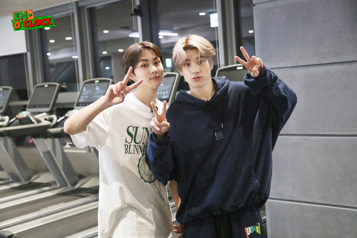 enhypenweverse's tweet photo. [MEMBERSHIP] 221028

Behind Cut | EN-O'CLOCK - EP.45

(1/8)

@ENHYPEN_members @ENHYPEN #ENHYPEN #엔하이픈 https://t.co/TmchSt5X8e