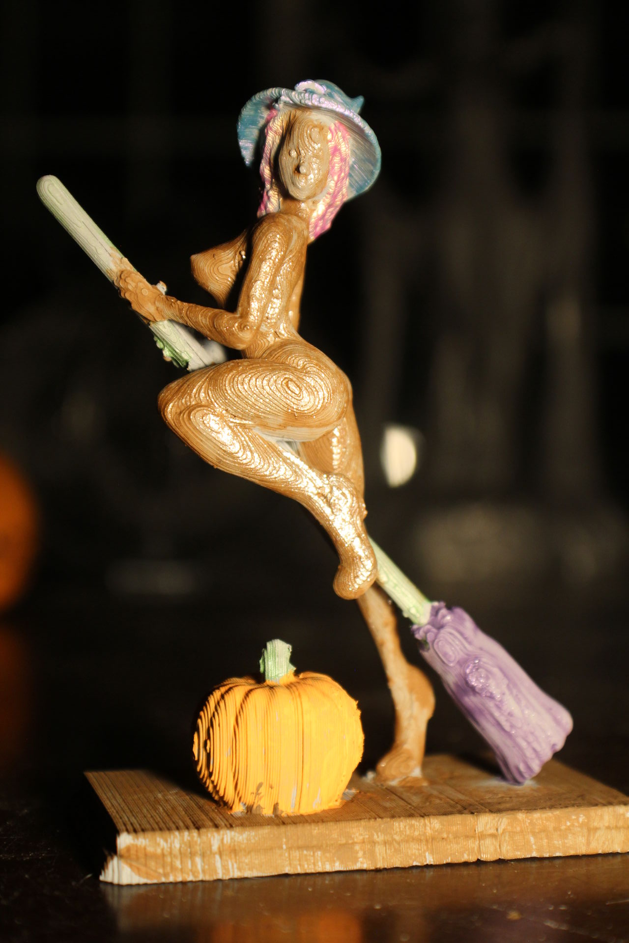 @fairyruuti Not a hammerer person, but I do love painting minis. (To be fair @ScoutStarwatch er painted this, but I printed it.) https://t.co/bfoSKjfG96
