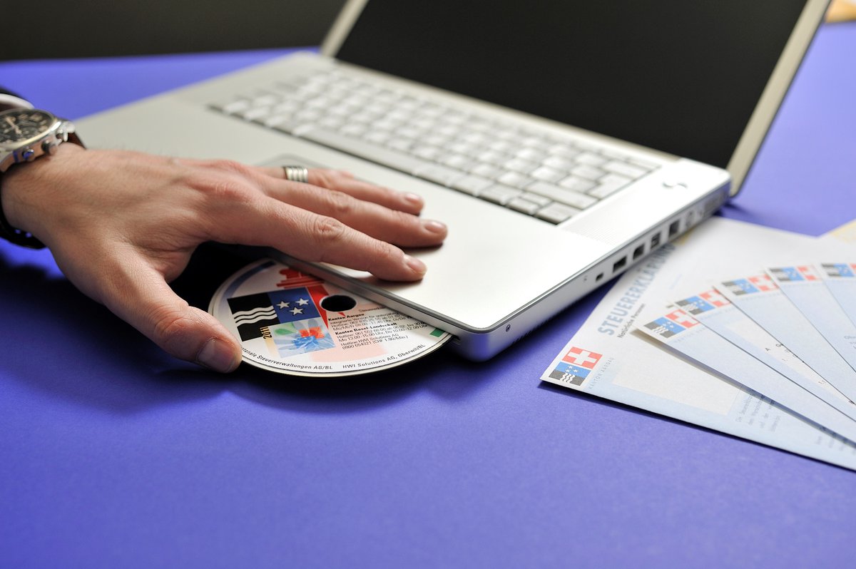 Viel Bewegung im Aargauer Steuerwesen. Aufgrund der höheren Abzüge für Krankenkassenprämien werden die Einwohnerinnen und Einwohner zudem steuerlich entlastet. ag.ch/jYv1MomG5