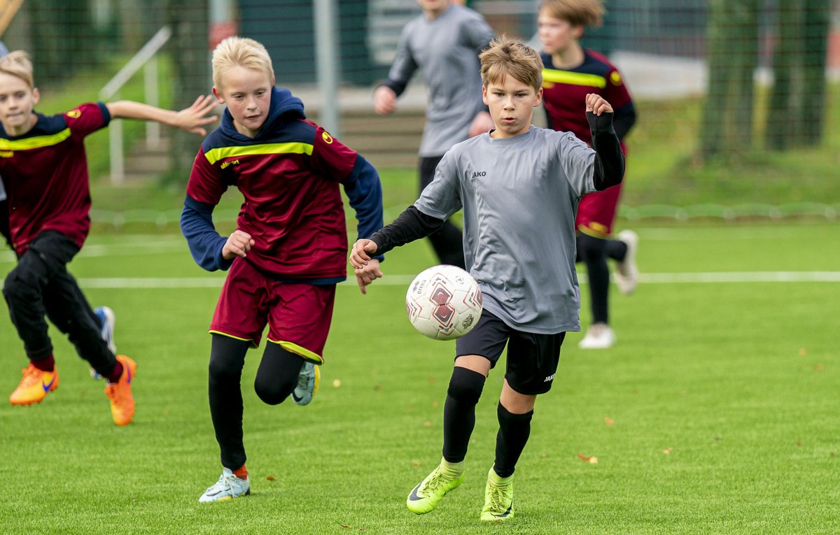 kajbumba's tweet photo. Jauns minifutbola laukums Limbažos 😍

#FutbolsLVsirdī https://t.co/i5bXTwlYrL