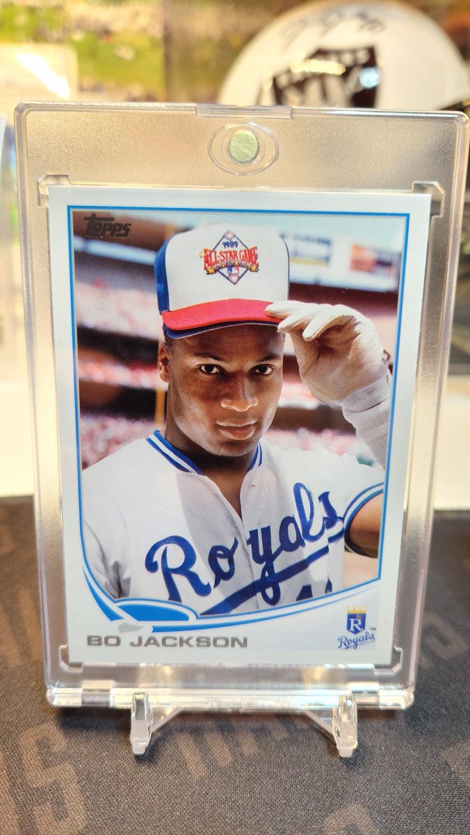 OnEdge_cards's tweet photo. 🔥Mail Day..... #BoKnows #ShortPrints #Topps 🔥 https://t.co/rFWKPeB1oJ