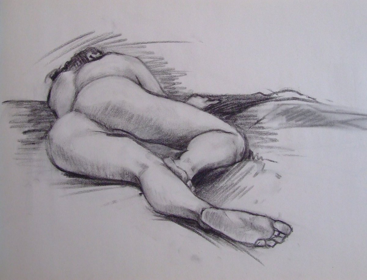 ULTEFF4's tweet photo. I’m taking the #TwitterTakeover lying down. Here are some #TBT studies from figure studio a few years ago. https://t.co/hVAnarQNXg