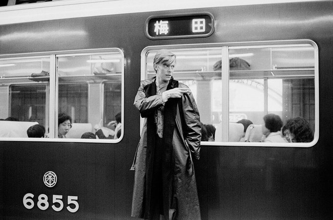 crockpics's tweet photo. David Bowie in Kyoto, Japan, 1980 https://t.co/PfIi7e2x2H