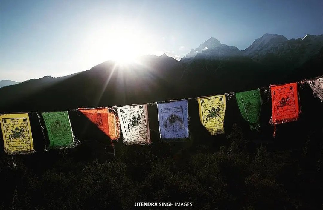 jitensmail's tweet photo. ཨོཾ་���་ཎི་པདྨེ་ཧཱུྃ་ཧྲཱིཿ https://t.co/hL1dNAJbvS