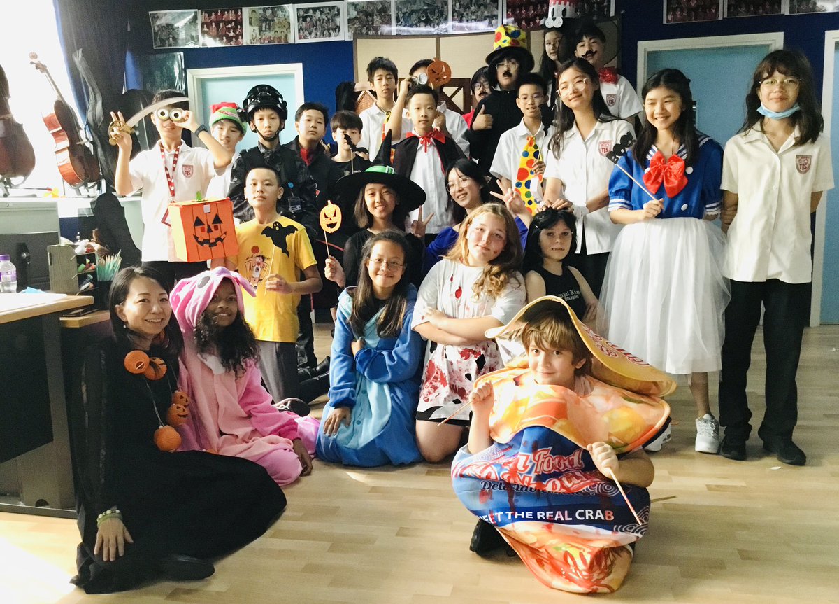IrisChu1's tweet photo. #tisMacao Happy Halloween 🎃 https://t.co/rDBaFBy78q