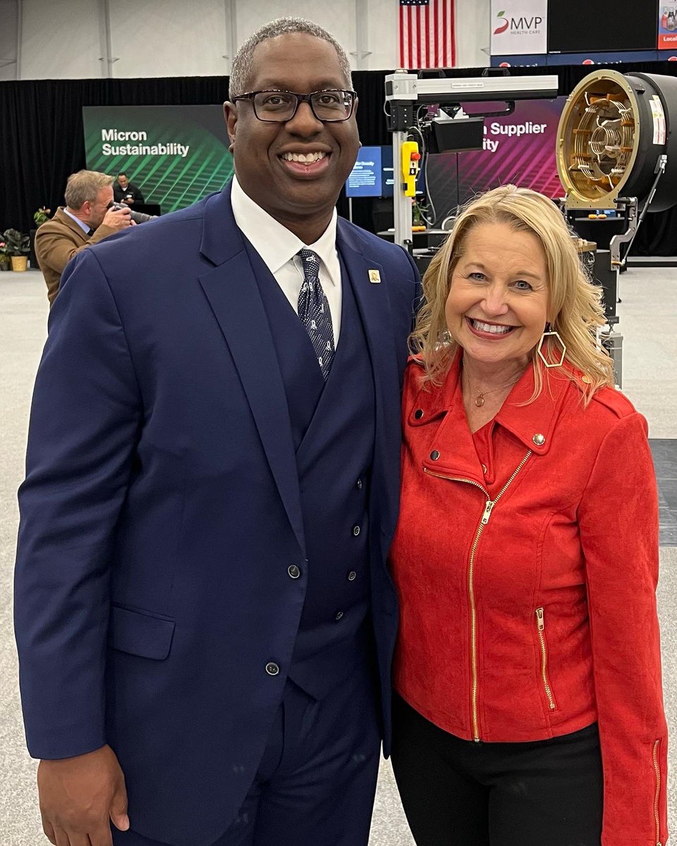 Sandy Baker tweet media