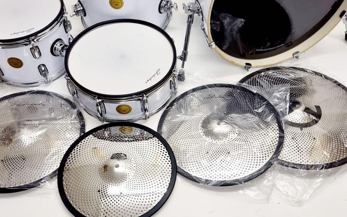 jobekydrums's tweet image. White gloss electronic kit with silver electronic cymbals going out to a U.K. customer #electronicdrums #edrums #drumkit #drumset #drumming #cymbals #electroniccymbals