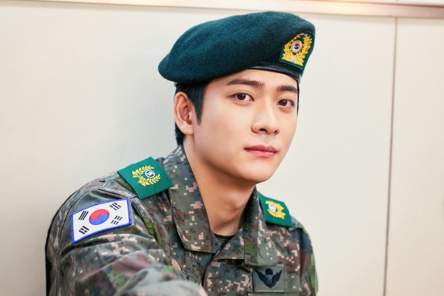 soompi's tweet photo. #KangTaeOh Chosen To Become Army Drill Instructor
https://t.co/uNUBENDfv8 https://t.co/wGx7vnhZh6
