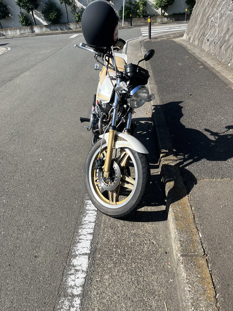 ko_bab's tweet photo. 今朝自分の乗ってるバイクが盗難にあいました。
もし見かけた方いたら連絡お願いします。
#拡散希望 https://t.co/3Ar89nXYZ6