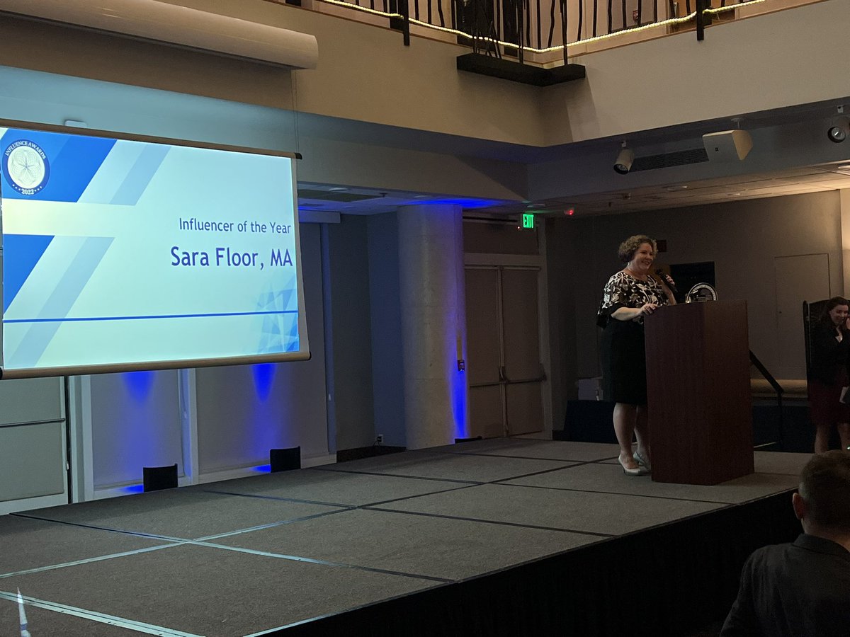 PRSASacramento's tweet photo. It’s an honor to present this year’s #PRSAInfluence Influencer of the Year -  @SarasFloored! 🥂🎉 Thank you for everything you’ve done for our chapter and your years of service and dedication! #CheersWeMadeIt https://t.co/rOJqeZDcO3