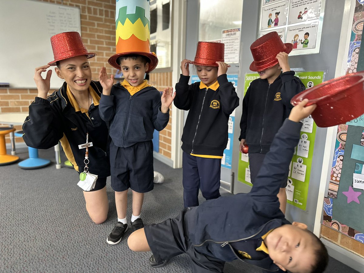 Prairievale Public School takes their hats off for teachers today! A great profession with dedicated people. <a href="/MSiokos/">Marianne Siokos</a> <a href="/NSWEducation/">NSW Dept of Education</a> #wtd2022