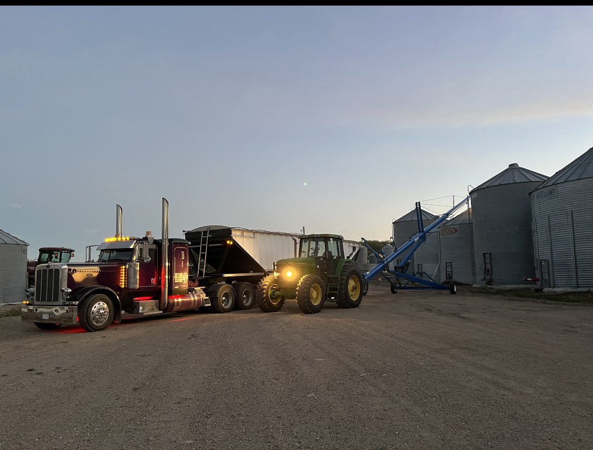 _venneman's tweet photo. Harvest is well over, equipment cleaned up and tucked away in storage and feedlot is full. Grateful for everything. Bring on winter! https://t.co/ozoKP69kIt