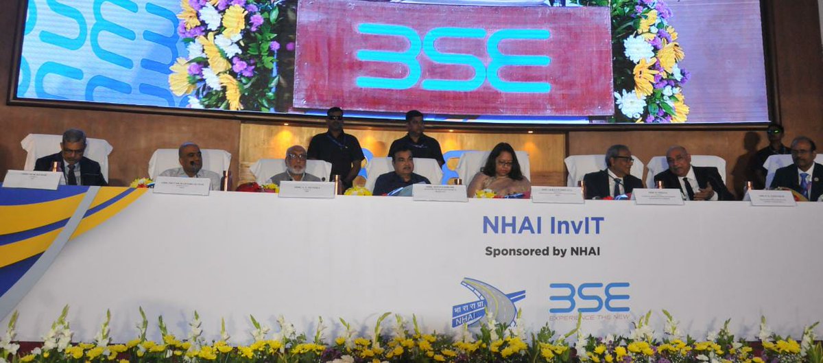 PIBMumbai's tweet photo. केंद्रीय मंत्री @nitin_gadkari आज @BSEIndia येथे @NHAI_Official च्या InvIT Bell Ringing कार्यक्रमाला उपस्थित

थेट पहा 🎥https://t.co/fiWn2Ctl6n https://t.co/KuiS3afQws