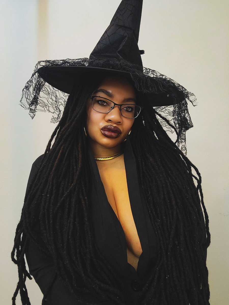 lockedhoney_'s tweet photo. Sub to my only fans. Next promo deal is on Halloween 🎃 
https://t.co/U6k5A5pqhf 
#onlyfansFree #onlyfanspromo https://t.co/oYB6iKKdRh