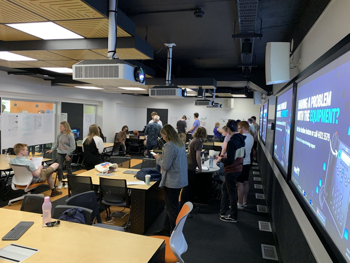 chem_uon's tweet photo. Fantastic to see the amazing research happening in our department  at today’s undergrad research showcase, wow!! #ozchem @UON_research https://t.co/hsJ9y9bUUI
