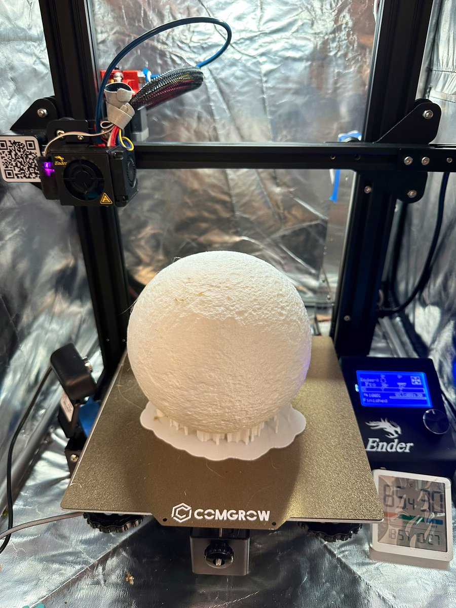 codingwcookie's tweet image. 3D printed the moon for my daughters class. #3Dprinting
