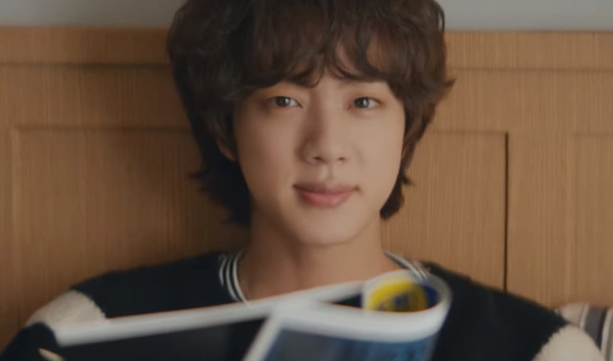 bangyiux's tweet photo. Increíble, bello, hermoso y fenomenal 😭😭Jin siempre sabe llegar directo al corazón con sus canciones 🫶

 #SEOKJIN #TheAstronaut #JinxColplay https://t.co/Lf0z6SmC9h