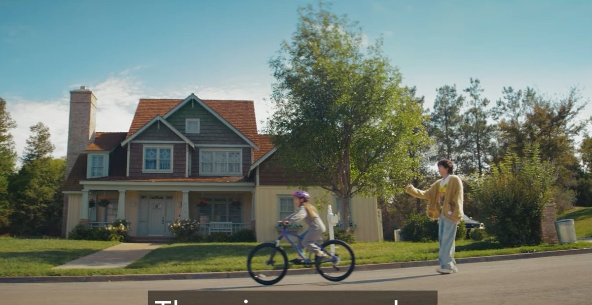 tteokjm's tweet photo. if the little kid represents army then this scene hits different 😭 https://t.co/yoes9qBTJw