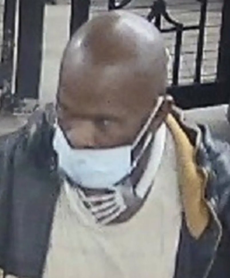 AnnCoulter's tweet image. Suspect described as "wearing a mask, a white sweatshirt and a dark jacket and wearing different colored shoes ... in his 30s and approximately 5 feet 7." bit.ly/3f7GWkc

Is there ANYTHING ELSE you can think of to describe him?  Anything at all.