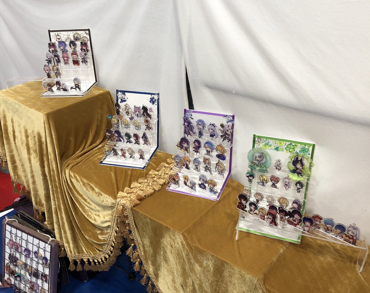 HikariC_bin's tweet photo. Halfway through setting up for UWUcon this weekend, if you will be here pls come and stop by ∠( ᐛ 」∠)＿ 
#GenshinMerch #GenshinImpact
#UWUcon #原神 https://t.co/U66Kk8NhkC