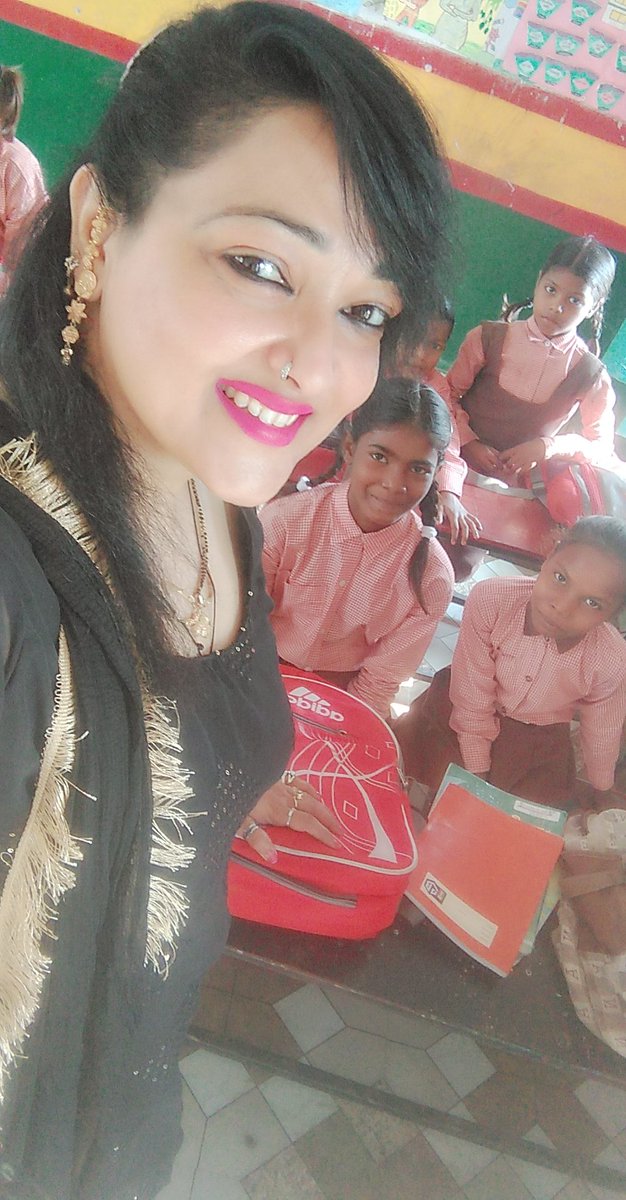 GM... Everyone..बीत ,,,गई,,दीवाली,,, अब ,,शुरू,,हुई,,, पढ़ाई,,👍☺️